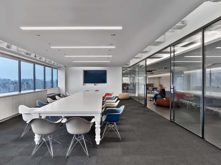 上海辦公室裝修桌椅擺放位置應(yīng)提前設(shè)計