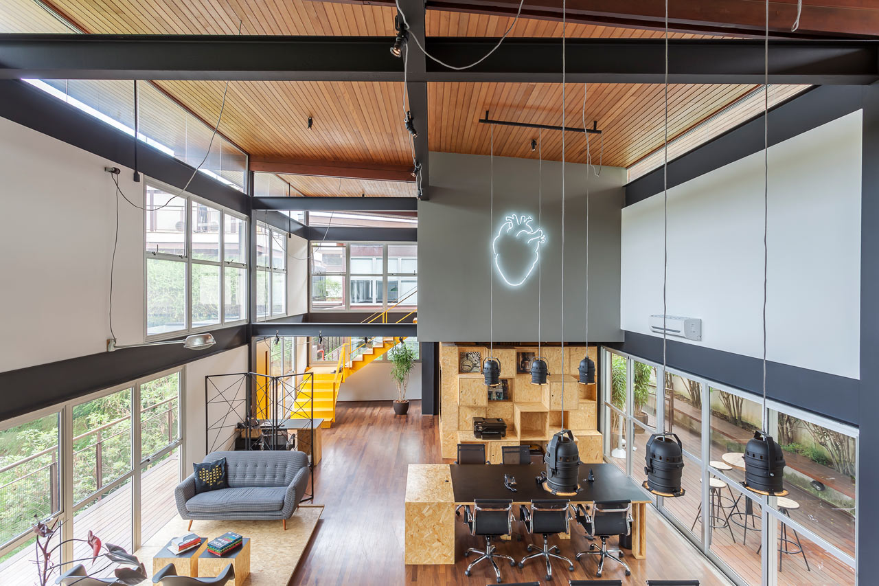 電影公司的玻璃辦公室設(shè)計(jì)